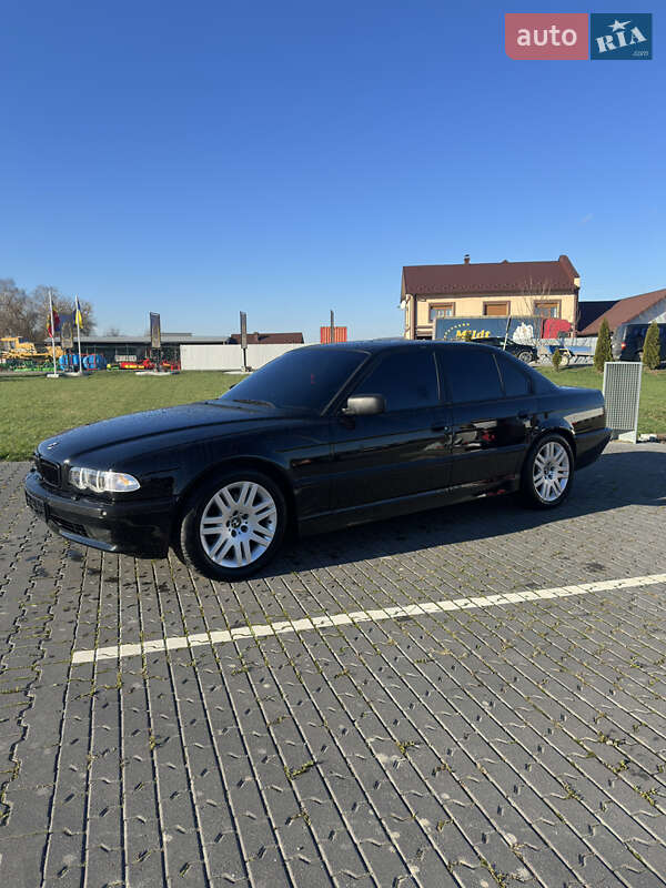 Седан BMW 7 Series 2000 в Черновцах