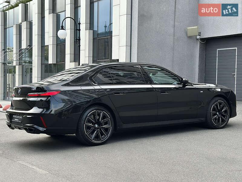 Седан BMW 7 Series 2022 в Киеве