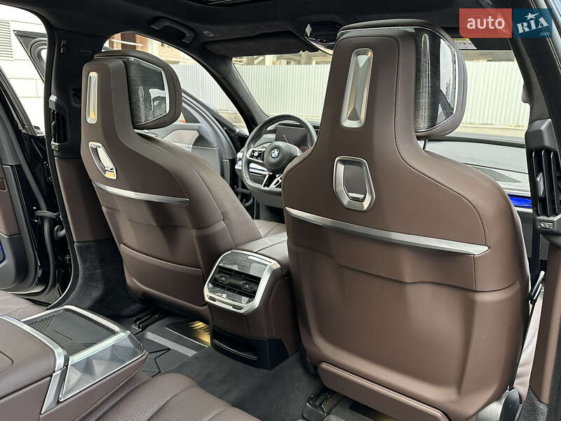 Седан BMW 7 Series 2022 в Киеве