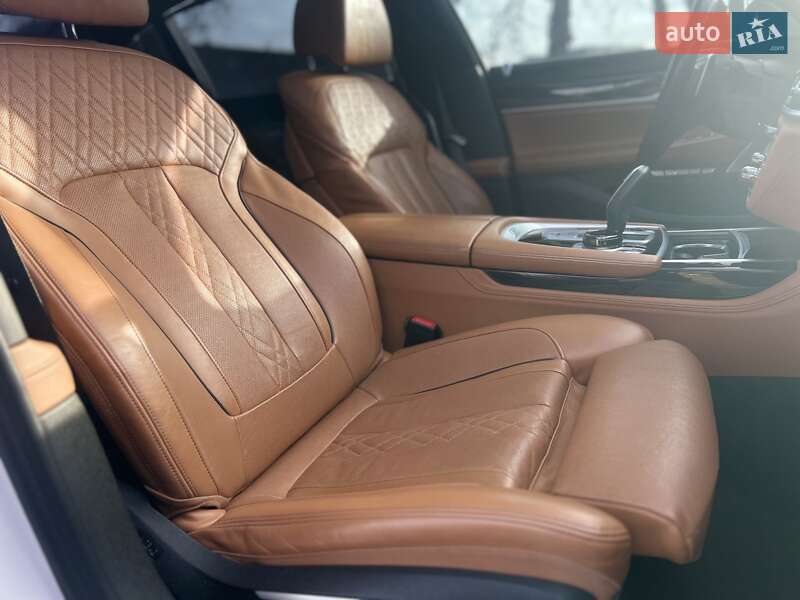 Седан BMW 7 Series 2016 в Киеве