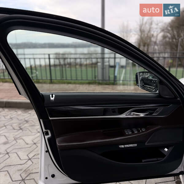 Седан BMW 7 Series 2016 в Тернополе фото 18 Седан BMW 7 Series 2016 в Тернополе