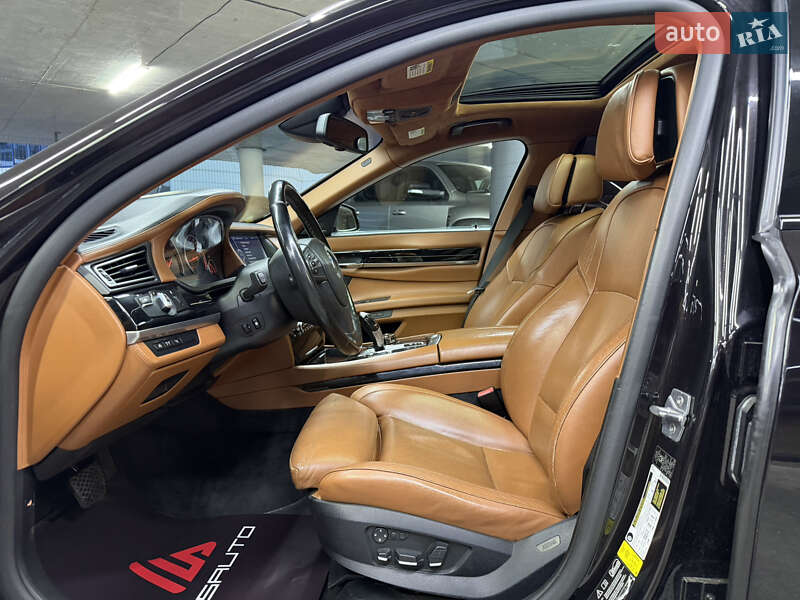 Седан BMW 7 Series 2010 в Одессе
