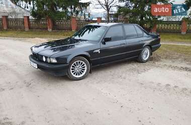Седан BMW 7 Series 1989 в Кременце