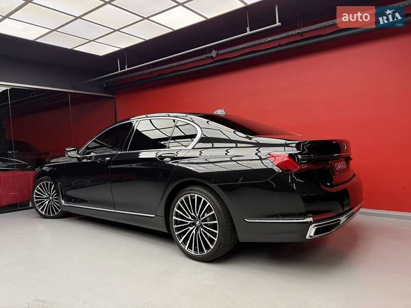 Седан BMW 7 Series 2020 в Киеве