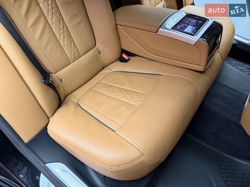 Седан BMW 7 Series 2020 в Киеве