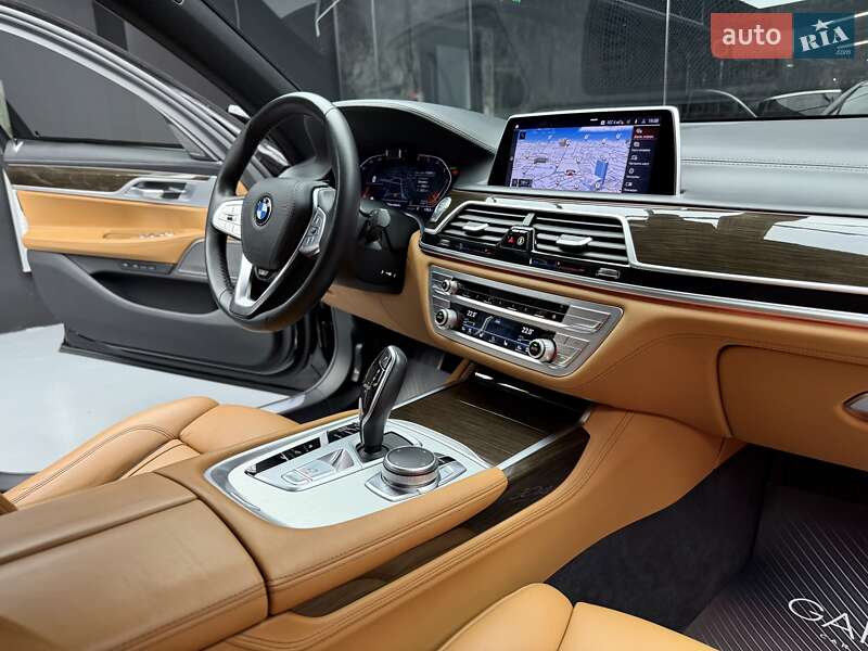 Седан BMW 7 Series 2020 в Киеве