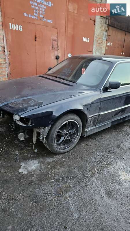 Седан BMW 7 Series 2001 в Виннице