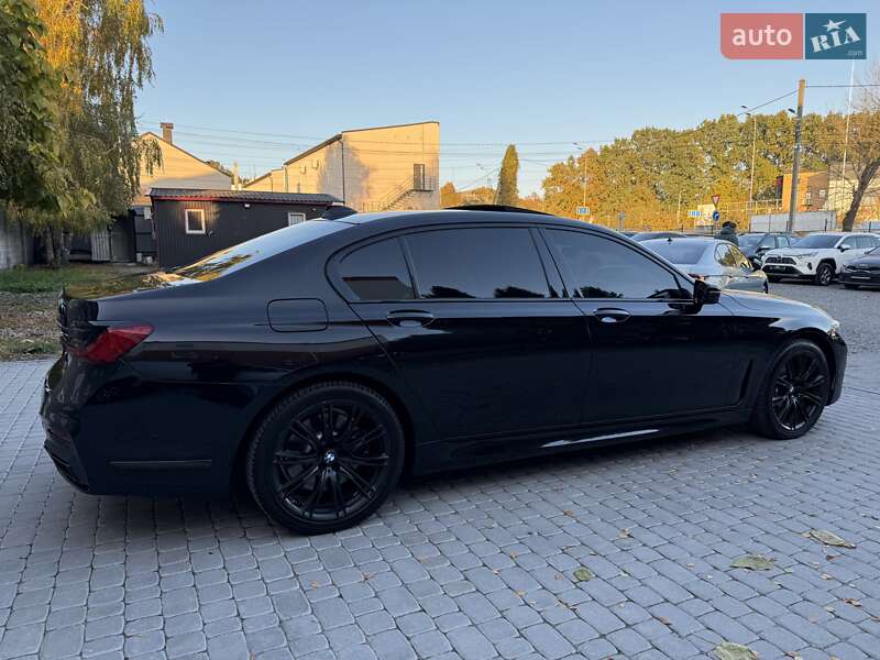 Седан BMW 7 Series 2021 в Виннице
