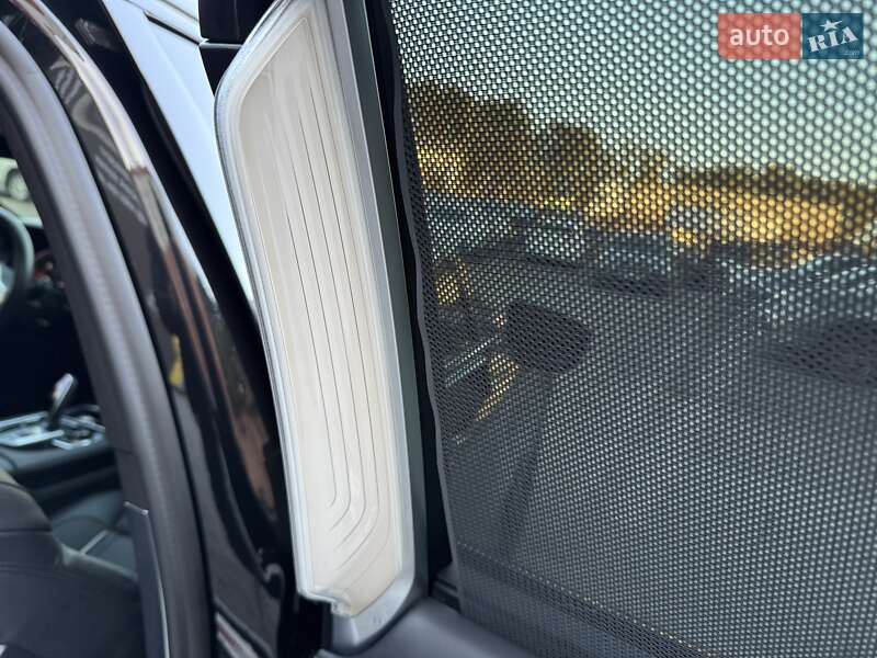 Седан BMW 7 Series 2021 в Виннице