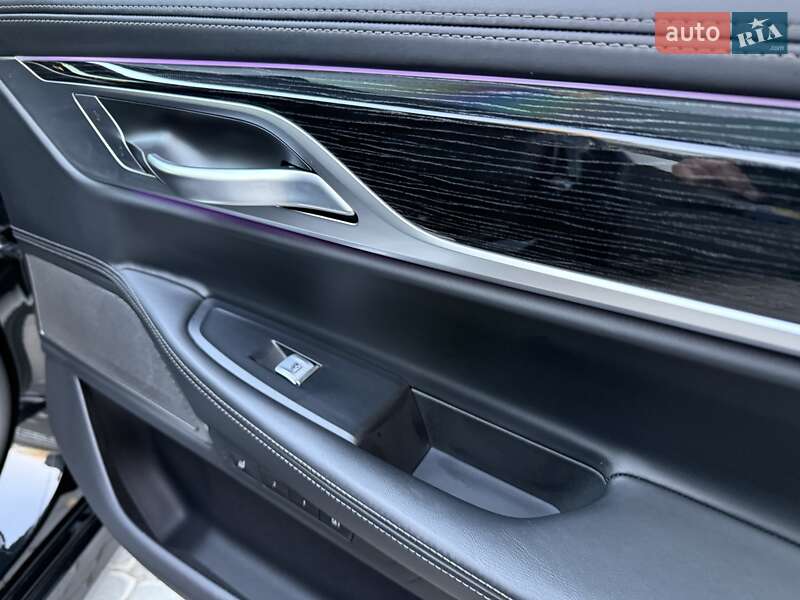Седан BMW 7 Series 2021 в Виннице