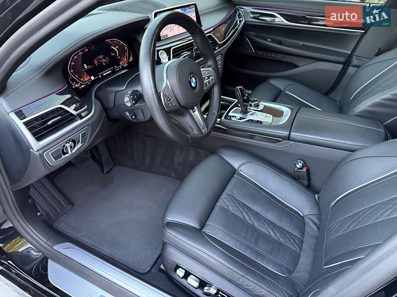 Седан BMW 7 Series 2021 в Виннице