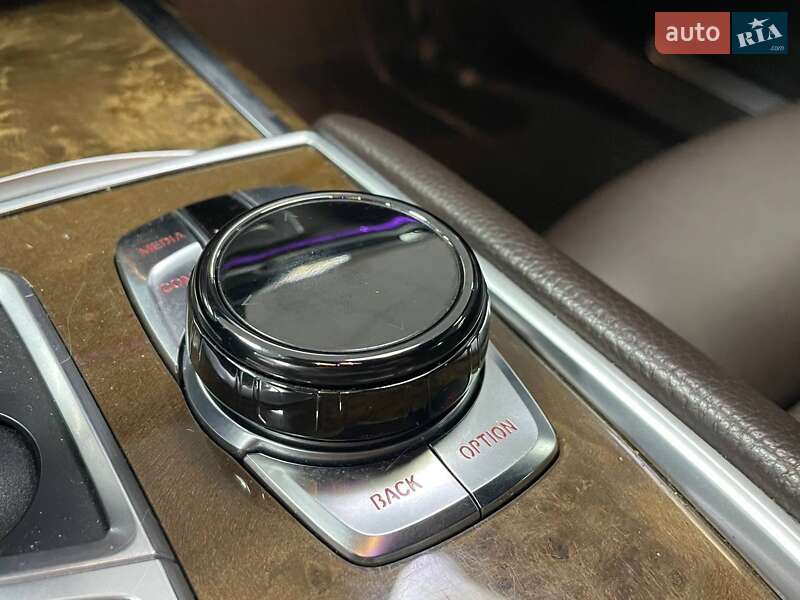 Седан BMW 7 Series 2016 в Киеве