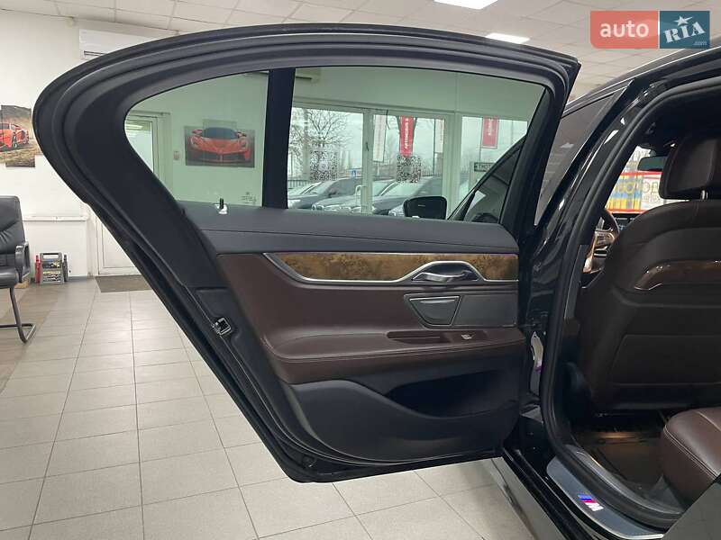 Седан BMW 7 Series 2016 в Киеве