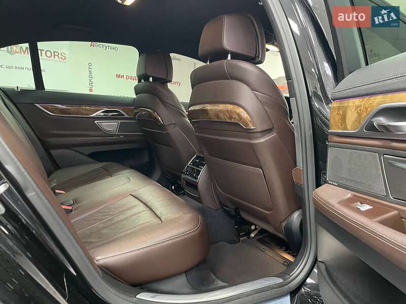 Седан BMW 7 Series 2016 в Киеве