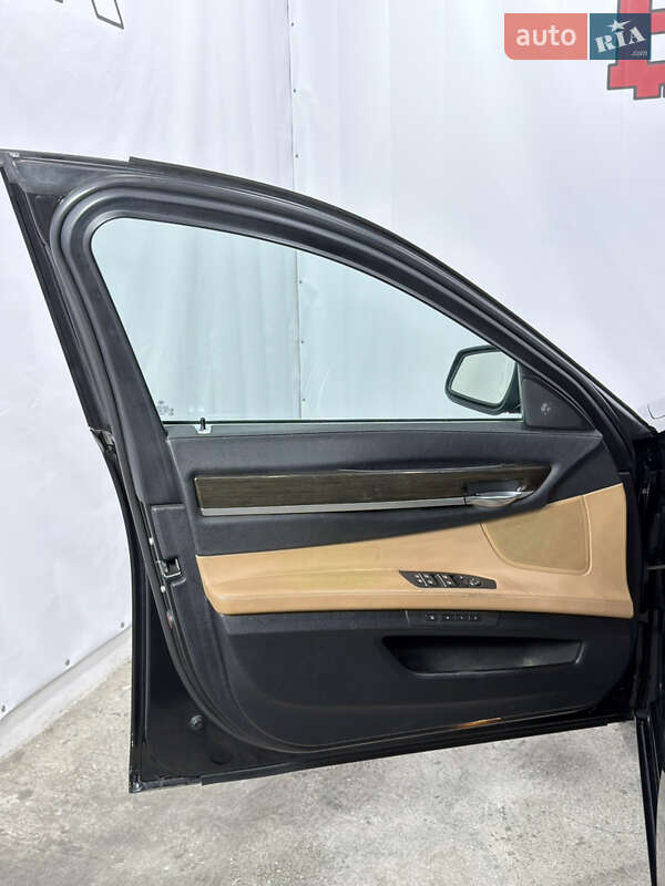Седан BMW 7 Series 2011 в Одессе