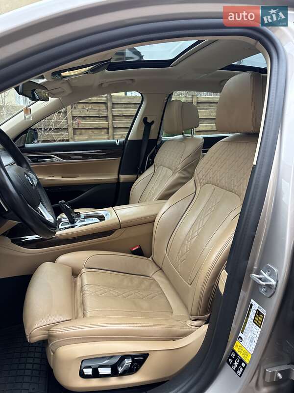 Седан BMW 7 Series 2020 в Нововолинську фото 18 Седан BMW 7 Series 2020 в Нововолинську
