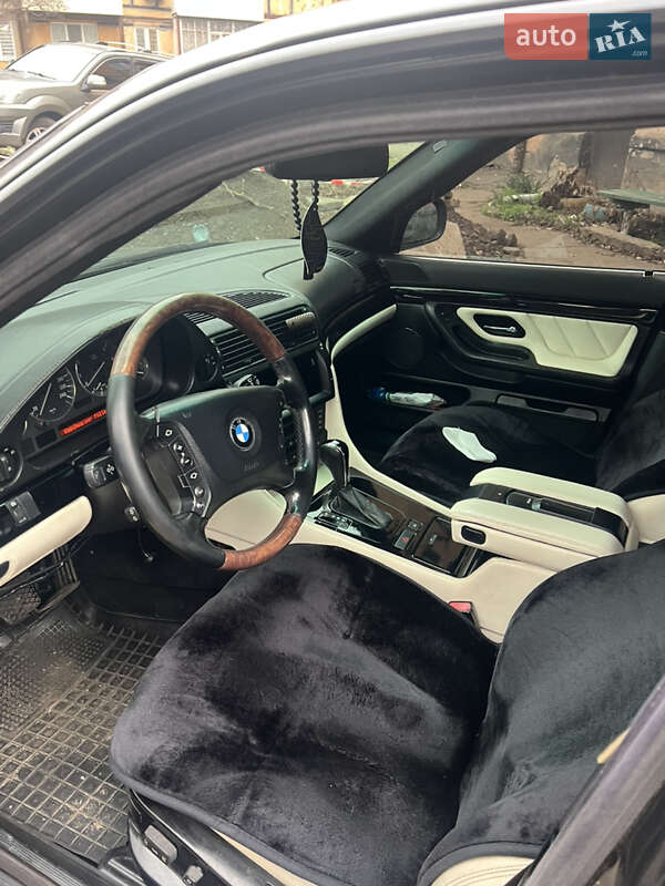 Седан BMW 7 Series 2000 в Кривому Розі