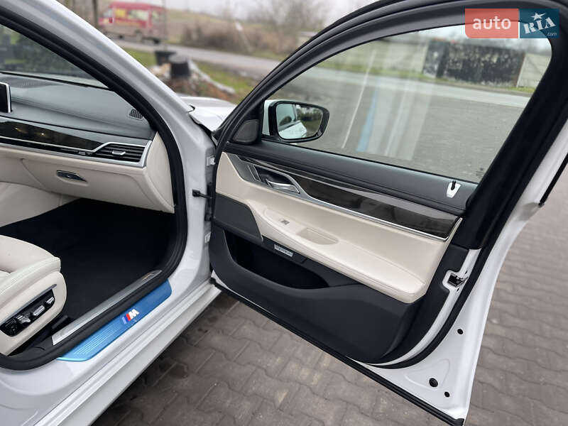 Седан BMW 7 Series 2017 в Луцке