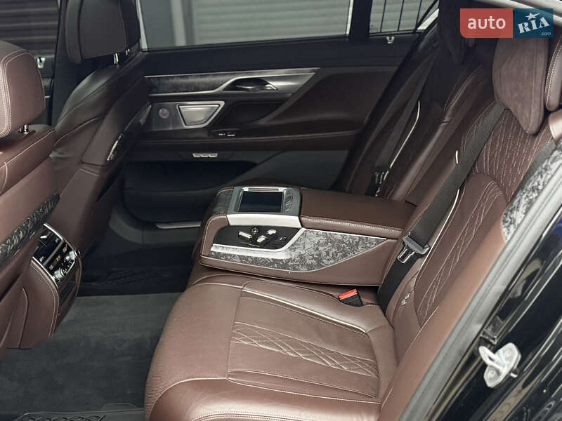 Седан BMW 7 Series 2017 в Дубно фото 32 Седан BMW 7 Series 2017 в Дубно