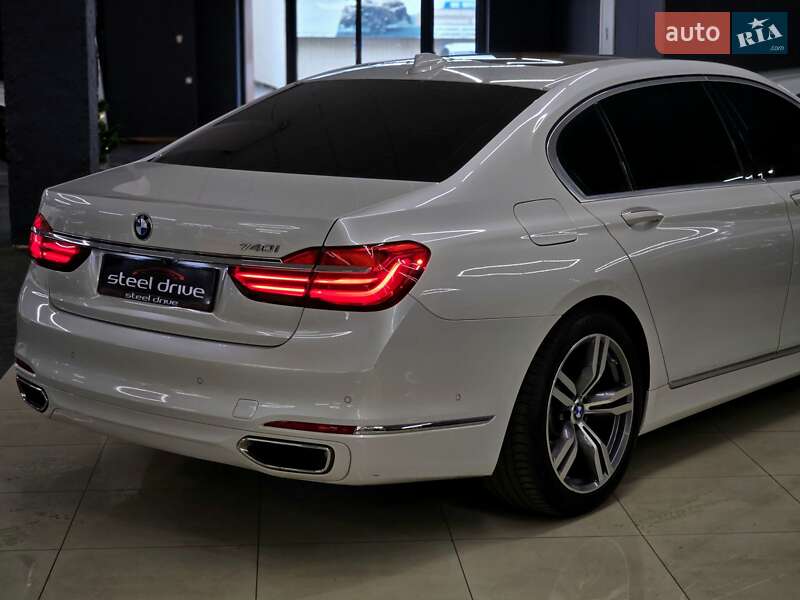 Седан BMW 7 Series 2015 в Николаеве