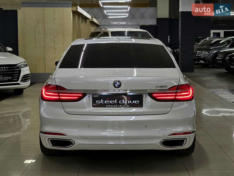 Седан BMW 7 Series 2015 в Николаеве