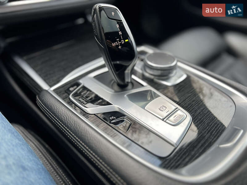 Седан BMW 7 Series 2016 в Киеве фото 67 Седан BMW 7 Series 2016 в Киеве