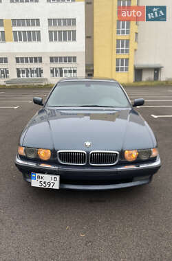 Седан BMW 7 Series 2001 в Ровно