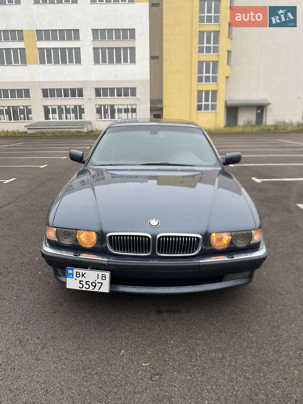 BMW 7 Series 2001