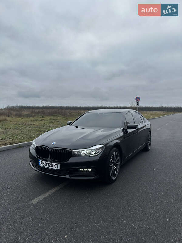 Седан BMW 7 Series 2017 в Виннице