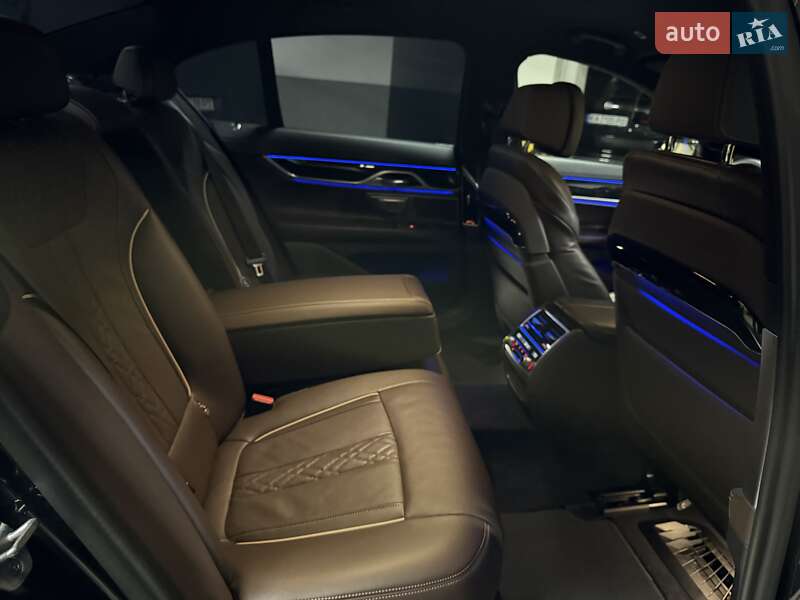 Седан BMW 7 Series 2022 в Киеве фото 63 Седан BMW 7 Series 2022 в Киеве