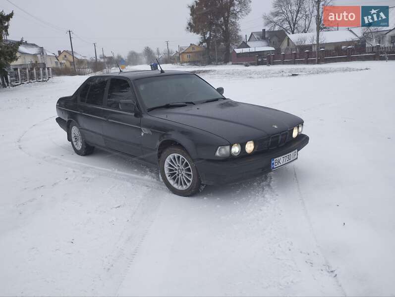 Седан BMW 7 Series 1989 в Кременце