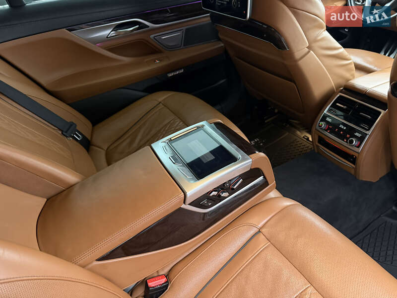 Седан BMW 7 Series 2016 в Ровно фото 30 Седан BMW 7 Series 2016 в Ровно