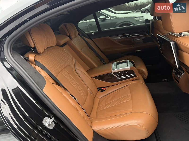 Седан BMW 7 Series 2016 в Ровно фото 34 Седан BMW 7 Series 2016 в Ровно