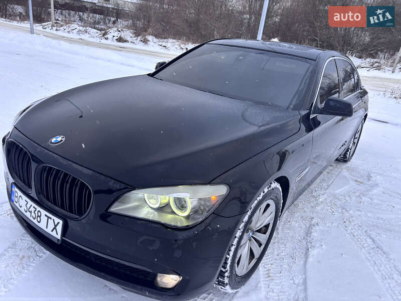 Седан BMW 7 Series 2012 в Львові