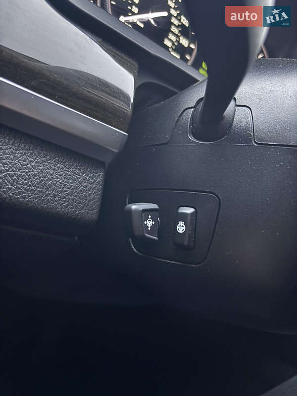 Седан BMW 7 Series 2012 в Львові