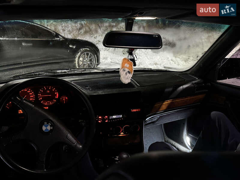 Седан BMW 7 Series 1987 в Львове