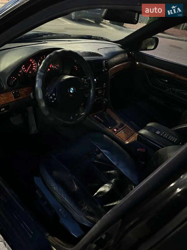 Седан BMW 7 Series 1995 в Виннице