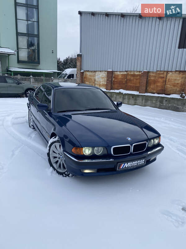Седан BMW 7 Series 2000 в Ровно