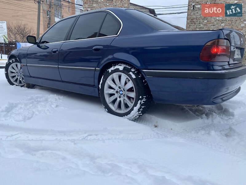 Седан BMW 7 Series 2000 в Ровно