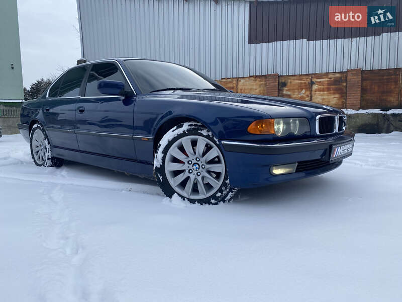 Седан BMW 7 Series 2000 в Ровно