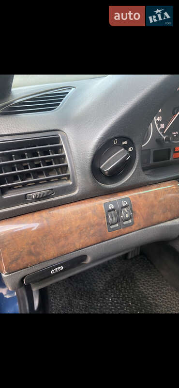 Седан BMW 7 Series 2000 в Ровно