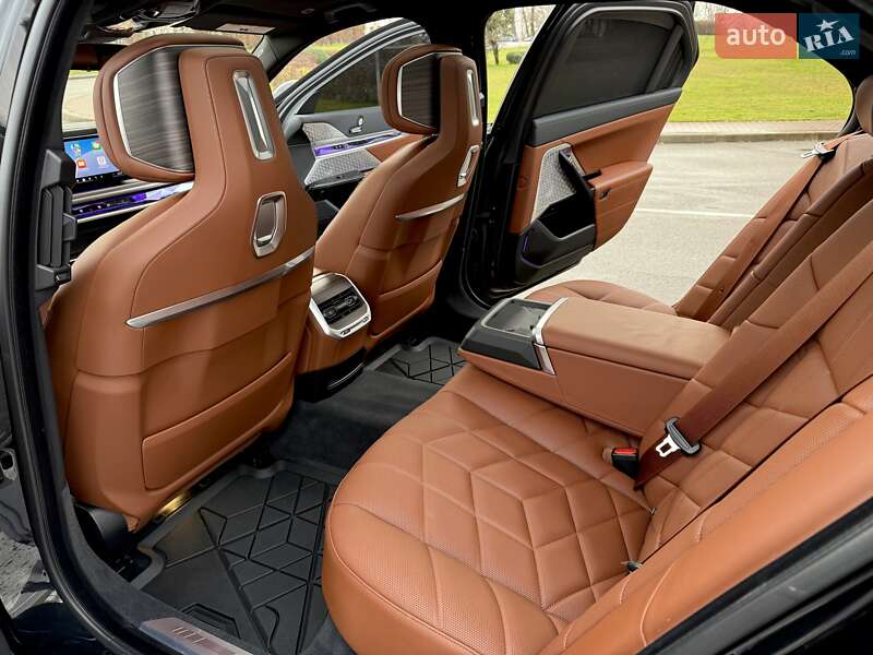 Седан BMW 7 Series 2023 в Киеве