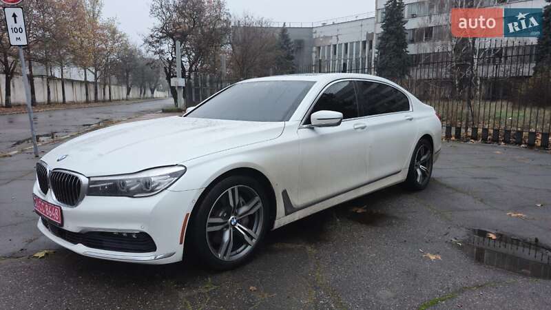 Седан BMW 7 Series 2015 в Миколаєві