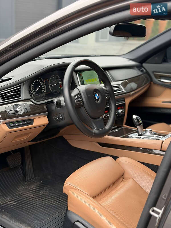 Седан BMW 7 Series 2012 в Києві
