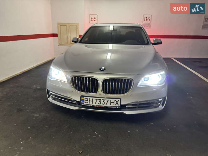 Седан BMW 7 Series 2015 в Измаиле