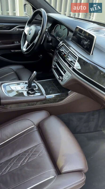 Седан BMW 7 Series 2016 в Львове фото 15 Седан BMW 7 Series 2016 в Львове