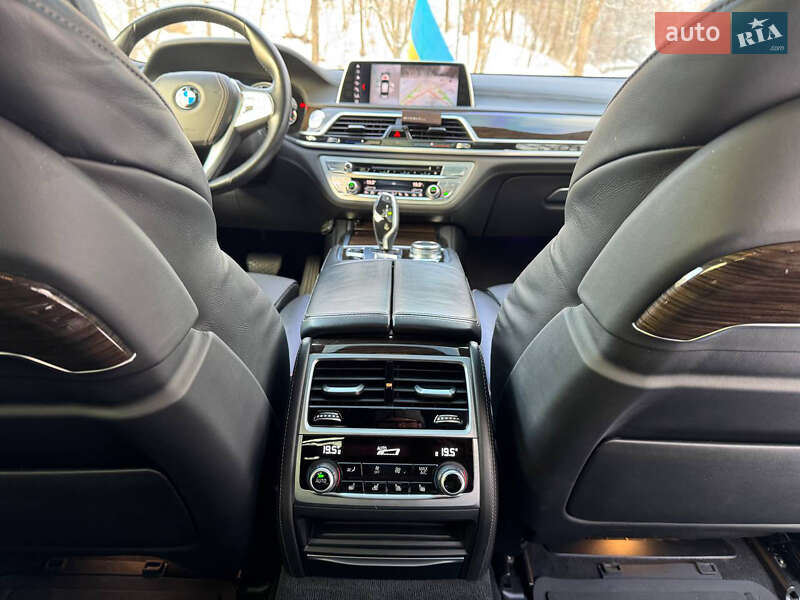 Седан BMW 7 Series 2016 в Киеве