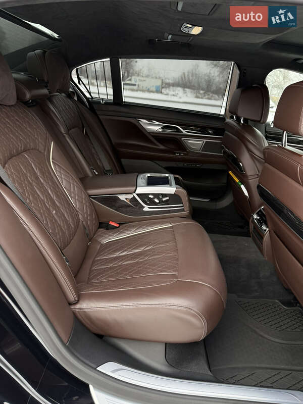 Седан BMW 7 Series 2021 в Киеве