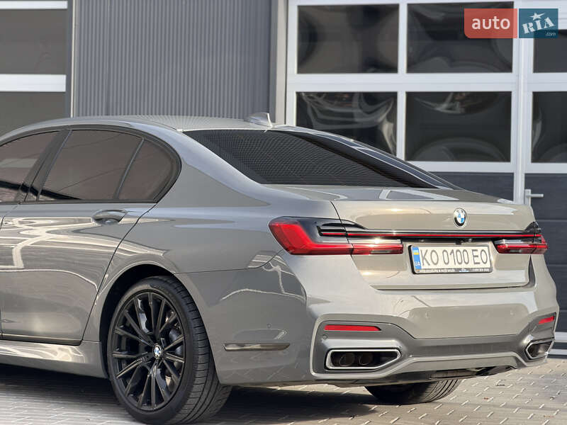 Седан BMW 7 Series 2021 в Мукачево