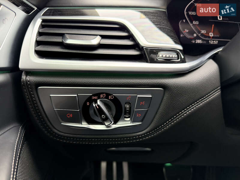 Седан BMW 7 Series 2021 в Мукачево